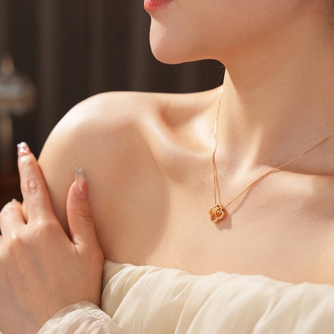 Elegant Flower Pendant Necklace 18K Gold Plated Copper With Zircon Hollow Design Rotating Center Jewelry For Women