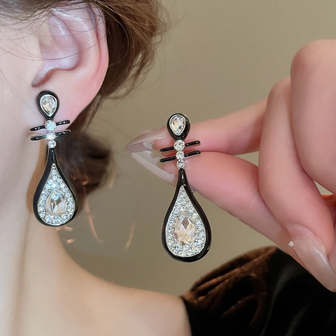 Vintage Pipa Tropfenohrringe Legierung Strass Emaille Mit Silberohrstecker New Chinese Style Damen Schmuck