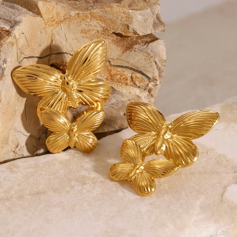 Orecchini a Bottone a Farfalla in Acciaio Inossidabile per Donna Stile Europeo Americano Placcato Oro 18K Texture Spazzolata Gioielli Moda