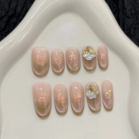Ongles À Presser À La Main Effet Oeil De Chat Dégradé Rose Nude Forme Ovale Réutilisables Faux Ongles Avec Strass Élégant