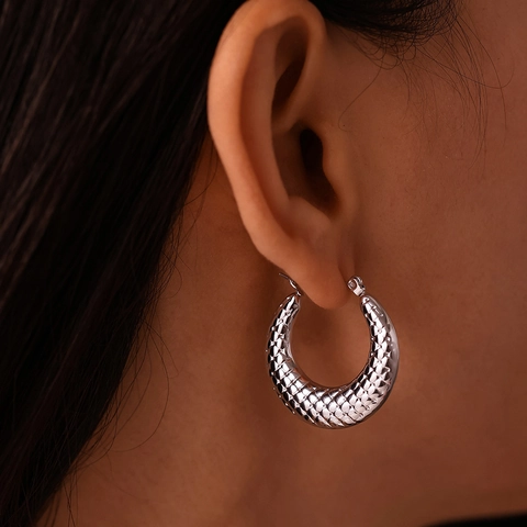 U-förmige Creolen Aus Edelstahl Goldbeschichtet Gesteppte Textur Geometrischer Chic Schmuck Für Damen