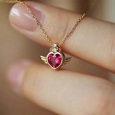 Collana Pendente Cuore Ali Corona Argento Sterling 925 Gemma Rossa Zircone Placcato Oro 18K Gioielli Romantici Donna