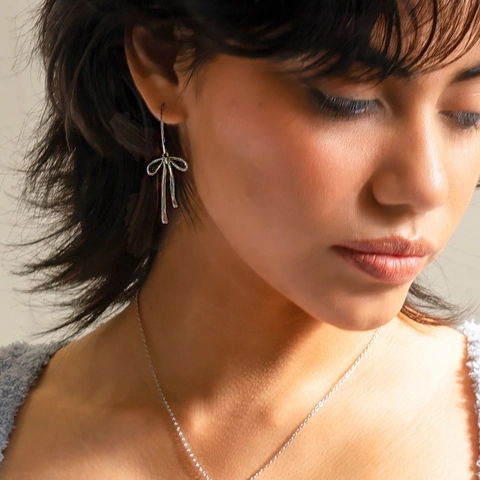 Schleifen-Ohrhänger 18K Vergoldet Edelstahl Schleife Lange Quasten Eleganter Modeschmuck Für Damen