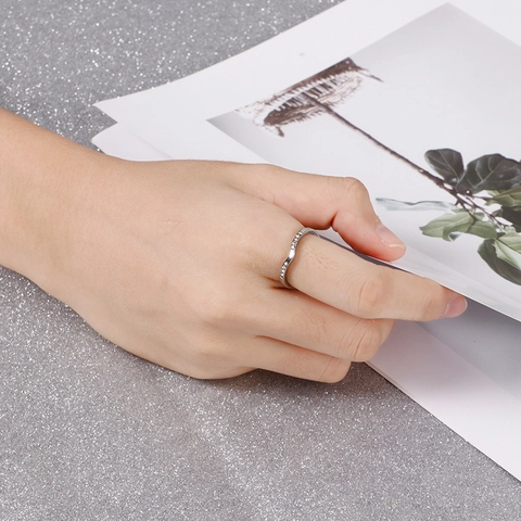 Edelstahl V-Form Ring Damen Eingelegter Zirkon Minimalistischer Wishbone Chevron Mode Schmuck Zubehör