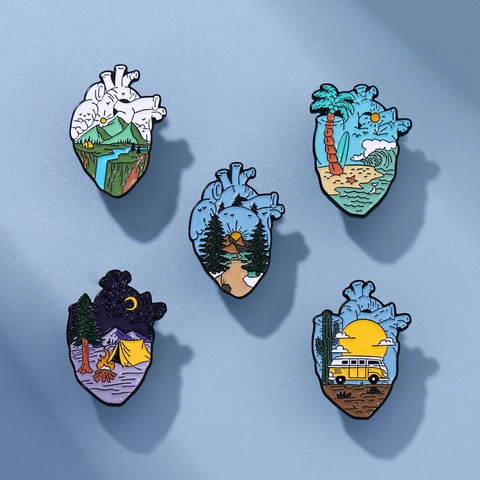 Broches De Aleación De Esmalte Con Forma De Corazón Anatómico Paisaje Natural Creativo Montaña Playa Bosque Camping Diseño Accesorios Bolsos