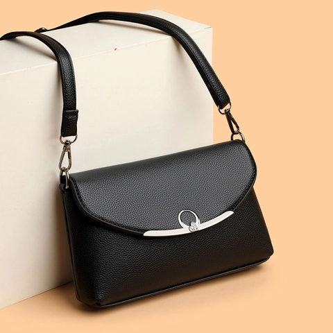Borsa A Tracolla Da Donna In Pelle PU Trama Litchi Elegante Borsa Con Patta E Fibbia In Metallo A Cuore Per La Moda