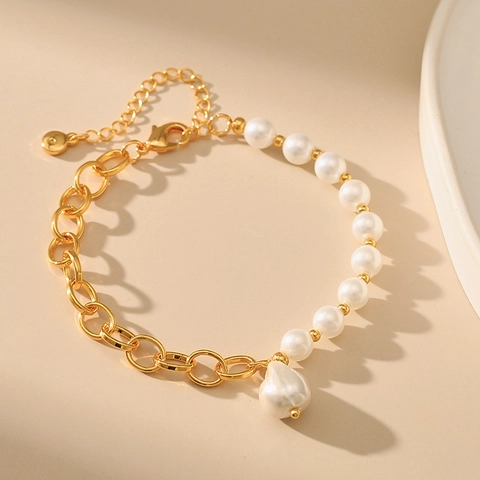 Pulsera De Perlas Artificiales Asimétrica Con Cadena De Cobre Chapado En Oro 18K Colgante Perla Barroca Artificial Para Mujer Joyería Retro