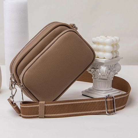 Women Crossbody Bag Lychee Pattern PU Leather Dual Zipper Camera Bag With Wide Fabric Strap Minimalist Small Square Shoulder Bag