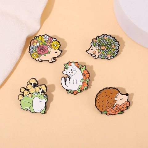 Cartoon Tier Legierung Brosche Süße Igel Katze Frosch Pilz Emaille Pins Für Kleidung Hut Rucksack Dekorative Abzeichen Pins