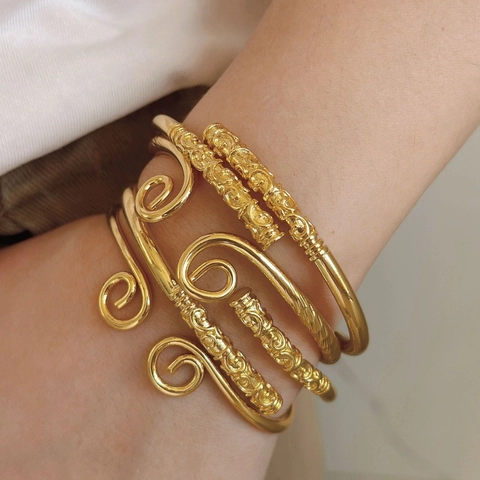 Golden Hoop Open Cuff Bracelet Copper Gold Plated Embossed Cloud Texture Chinese Style Vintage Ethnic Jewelry Gift