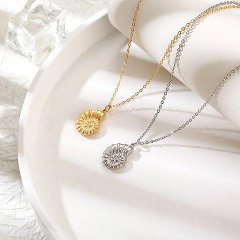 Collana Conchiglia Nautilus Acciaio Inossidabile Placcato Oro 18K Minimalista Retro Ciondolo Conchiglia Gioielli Per Donna