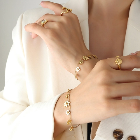 Bracciale Fiore Di Margherita Per Donna Acciaio Al Titanio Placcato Oro 18K Elegante Stile Ins Catena A Maglia Regolabile