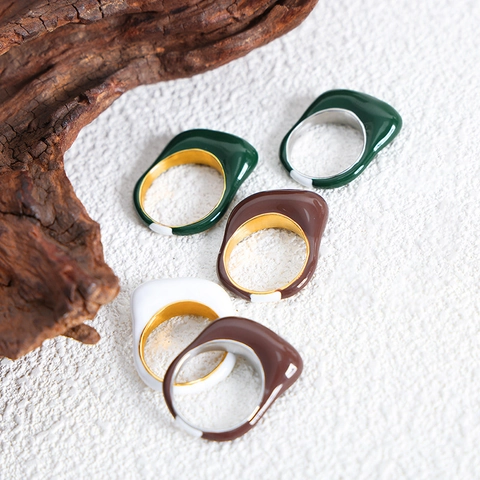 Anillo Abierto Grueso Con Ondas Irregulares Esmalte Goteo De Aceite Acero De Titanio Chapado En Oro De 18K Joyería Minimalista