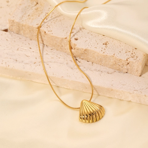 Collar Con Colgante De Concha De Acero Inoxidable Chapado En Oro De 18 Quilates Cadena De Serpiente Simple Para Mujer Joyería