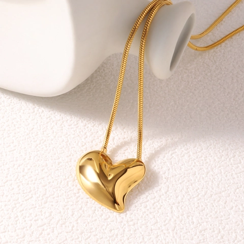 Collana con Pendente a Cuore 3D in Acciaio Inossidabile Placcato Oro 18K Stile INS Gioielli Minimalisti per Donna
