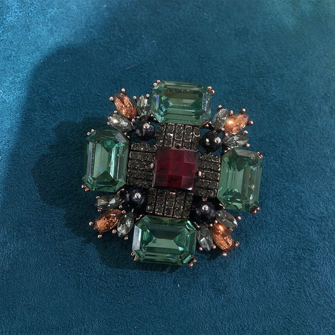 Vintage Geometric Square Brooch Alloy Rhinestone Glass Cross Pin For Women Coat Jacket Decor