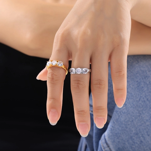 Französischer Minimalistischer Titanstahlring Für Damen Mit Runden Zirkonia Krallenfassung Eleganter Geometrischer Schmuck