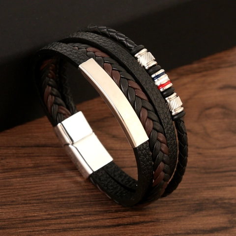 Pulsera De Cuero Trenzado Multicapa Con Placa De Acero Inoxidable Cierre Magnético De Aleación Joyería Punk Simple Para Hombre