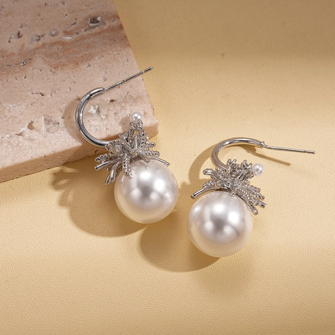 Artificial Pearl Ohrstecker Mit Silberohrstecker Kupfer Zirkon C-Form Retro Eleganter Schmuck Für Frauen