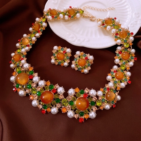Set Di Gioielli Floreali Barocchi Vintage Lega Resina Perla Artificial Finta Strass Collana Orecchini Con Perno In Argento Donna