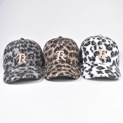 Cappello Da Baseball In Peluche Con Stampa Leopardata Pelliccia Sintetica Ricamo Lettere Berretto Invernale Caldo Unisex