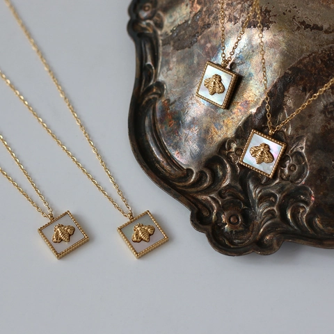 Vintage French Style Square Bee Pendant Necklace With White Mother Of Artificial Pearl Inlay 18K Gold Plated Titanium Steel