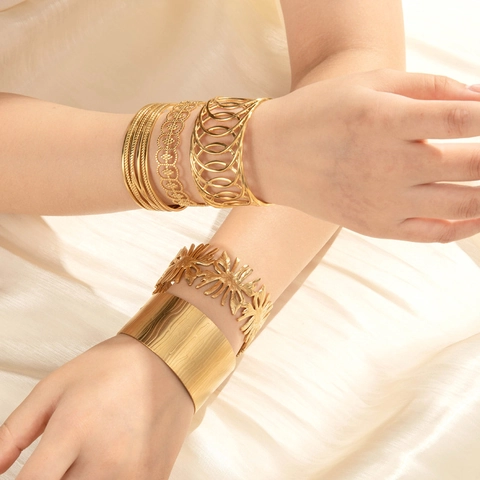 Edelstahl Manschette Armband Damen Breit Hohl Blume Blatt Vintage Boho Offener Reif Vergoldet