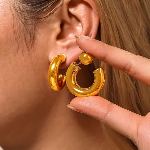 Orecchini A Cerchio Spessi A Forma Di C Acciaio Inossidabile Placcato Oro 18K Sfera Cava Finitura A Specchio Lucida Per Donne