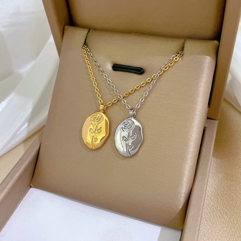 Collier Pendentif Rose Vintage Acier Titane Relief Fleur Ovale Chaîne Ras Du Cou Style Français Bijoux Élégants Minimalistes Pour Femmes