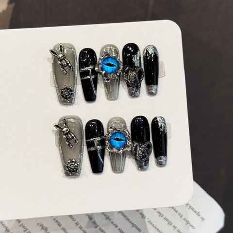 Unghie Finte Gotice Fatte A Mano Forma Bara Nero Argento Con Coniglio 3D E Occhio Blu Stile Dark Punk Per Donna
