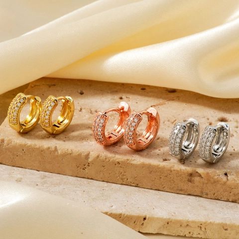 Orecchini Huggie Tondi in Zirconia Pave Vintage per Donna Orecchini Geometrici in Rame e Zirconia di Lusso Gioielli Regalo