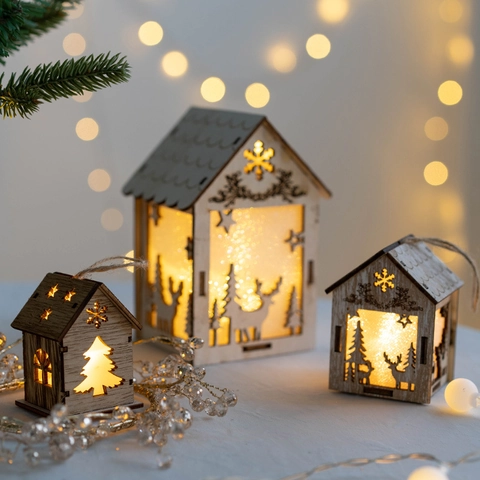 Adorno Colgante De Casa De Navidad De Madera Con Luz LED Cabaña Luminosa Con Patrón De Copo De Nieve Y Reno