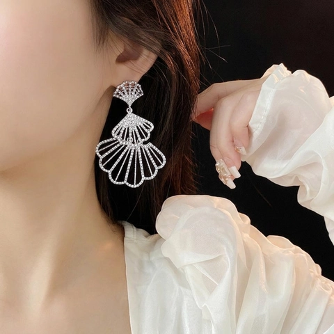 Boucles D'oreilles Éventail Superposées Évidées Avec Strass Et Tige En Argent Style Chic Élégant De Luxe Pour Femmes