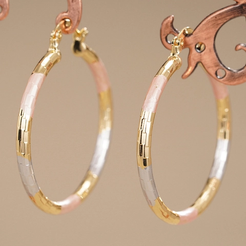 Driekleurige Messing Hoop Oorbellen Schaakbord Textuur Emaille Geometrische Niche Design Sieraden Voor Dames