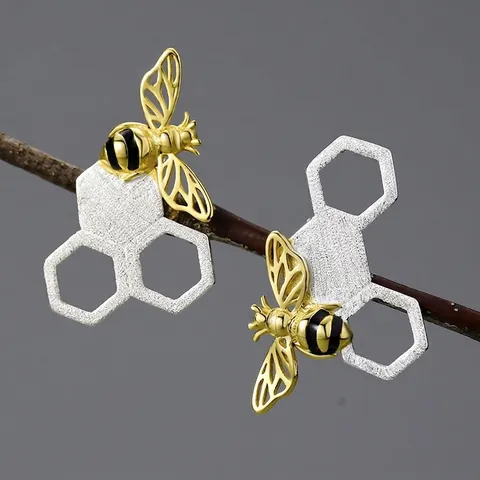 Asymmetrical Bee And Honeycomb Stud Earrings Handmade 925 Sterling Silver 18K Gold Plated Jewelry For Women