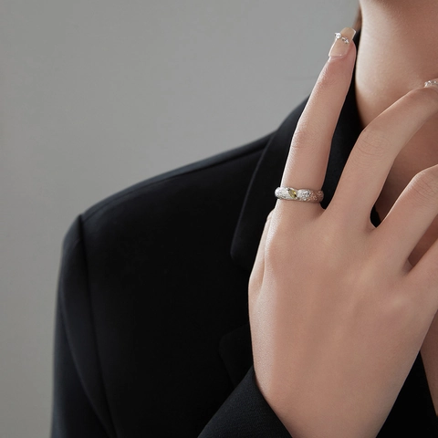 Minimalist Lava Texture Open Ring For Women Silver Plated Adjustable Finger Ring With Yellow Marquise Rhinestone Jewelry Gift
