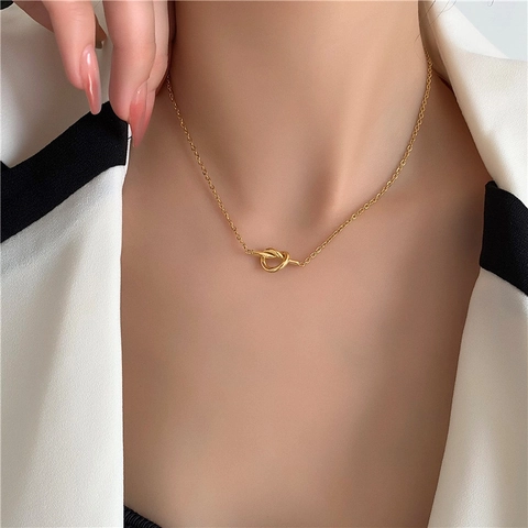 Knot Pendant Necklace Titanium Steel 18K Gold Plated Minimalist Clavicle Chain Heart Design Jewelry For Women