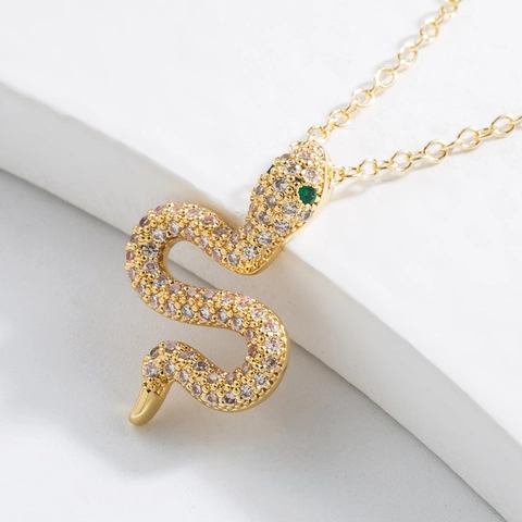 Collana Con Ciondolo A Serpente Rame Placcato Oro 18K Zircone Occhi Verdi Gioielli Squisiti Per Donna