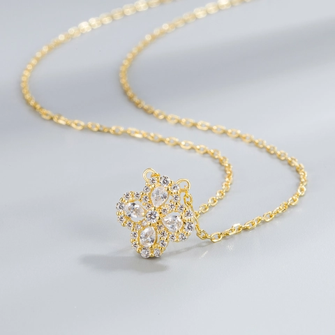 Collar con Colgante de Trébol de Cuatro Hojas de Plata de Ley S925 para Mujer Elegante Flor Hueca Diamantes de Imitación Incrustados Cadena Joyería Regalo