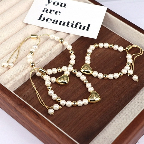 Elegante Bracciale Vintage con Ciondolo a Cuore in Perla Artificiale per Donna Regolabile in Rame Placcato Oro Gioielli