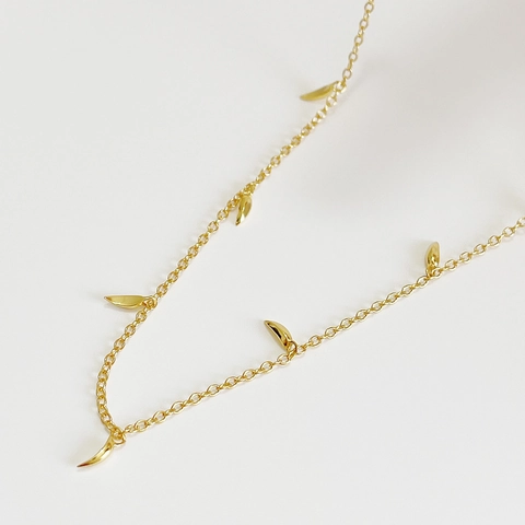 Collana Minimalista Argento Sterling 925 Placcato Oro 18K Mini Foglia Geometrica Punta Catena Sottile Per Donna