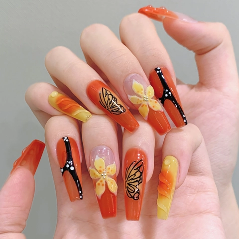 Sommerliche 3D Geschnitzte Gelbe Blume Farbverlauf Orange Coffin Aufdrücknägel Lange Ballerina Künstliche Nägel Damen Mode