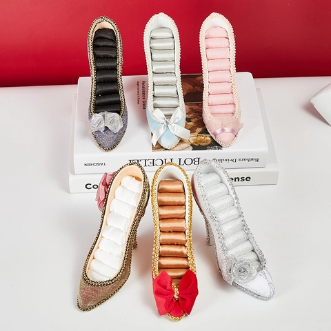 High Heel Shaped Jewelry Display Stand Resin Fabric Velvet Ring Earring Organizer Elegant Decorative Holder For Women