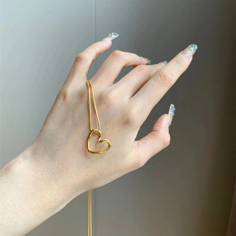 Collana Con Ciondolo A Cuore Cavo Torto In Acciaio Inossidabile Catena Clavicola Gioielli Moda Chic Minimalista Da Donna