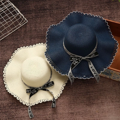 Women Wide Brim Straw Hat Wavy Edge Ribbon Bow Sun Protection Beach Summer Breathable Fashionable Headwear