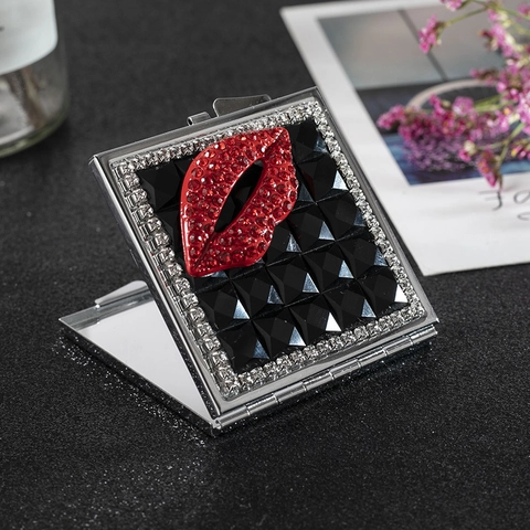 Specchio Da Trucco Pieghevole In Metallo Quadrato Con Labbra Rosse In Strass Doppia Faccia Portatile Viaggio Cosmetico Da Tasca