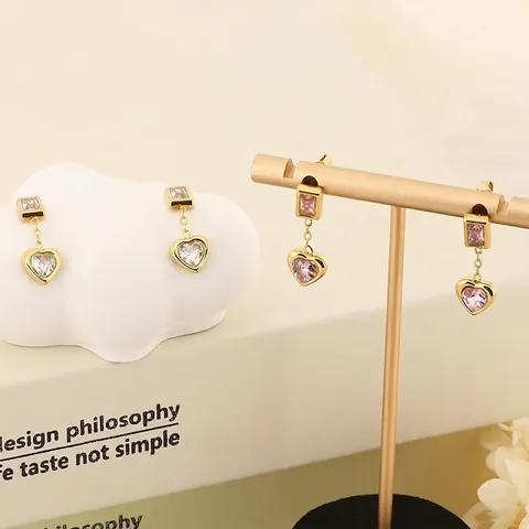 Orecchini Pendenti A Cuore Eleganti In Acciaio Inossidabile Placcato Oro 18K Zirconia Pendente Quadrato Stile Retrò