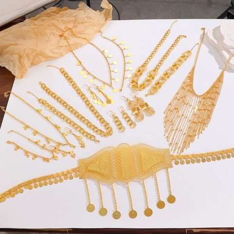 Dubai Goud Legering Sieradenset Voor Vrouwen Etnisch Opengewerkt Kwastje Ketting Armband Oorbellen Bruiloft Feest Sieradenset Tailleketting
