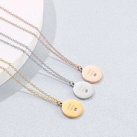 Collar Con Colgante De Disco Redondo Acero Inoxidable 316L Grabado Good Luck Con Circonita Joyería De Moneda Para Mujer