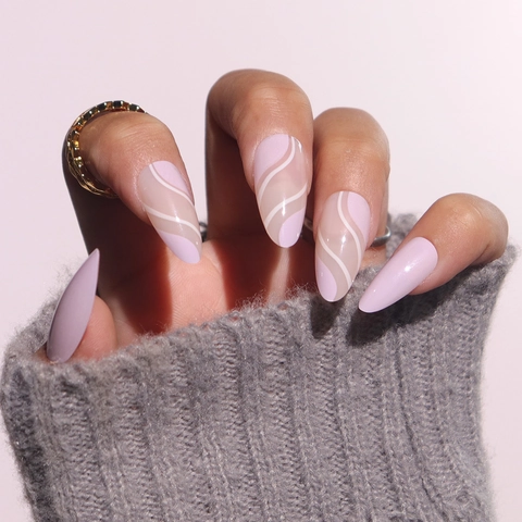Simple Linie Lavendel Lila Mandel Künstliche Nägel Glänzend Wellenmuster Süßer Stil Künstliche Fingernägel